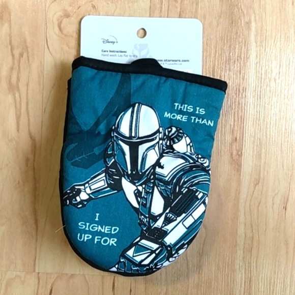 Star Wars The Mandalorian 2 pack kitchen oven mitts - Picture 3 of 5